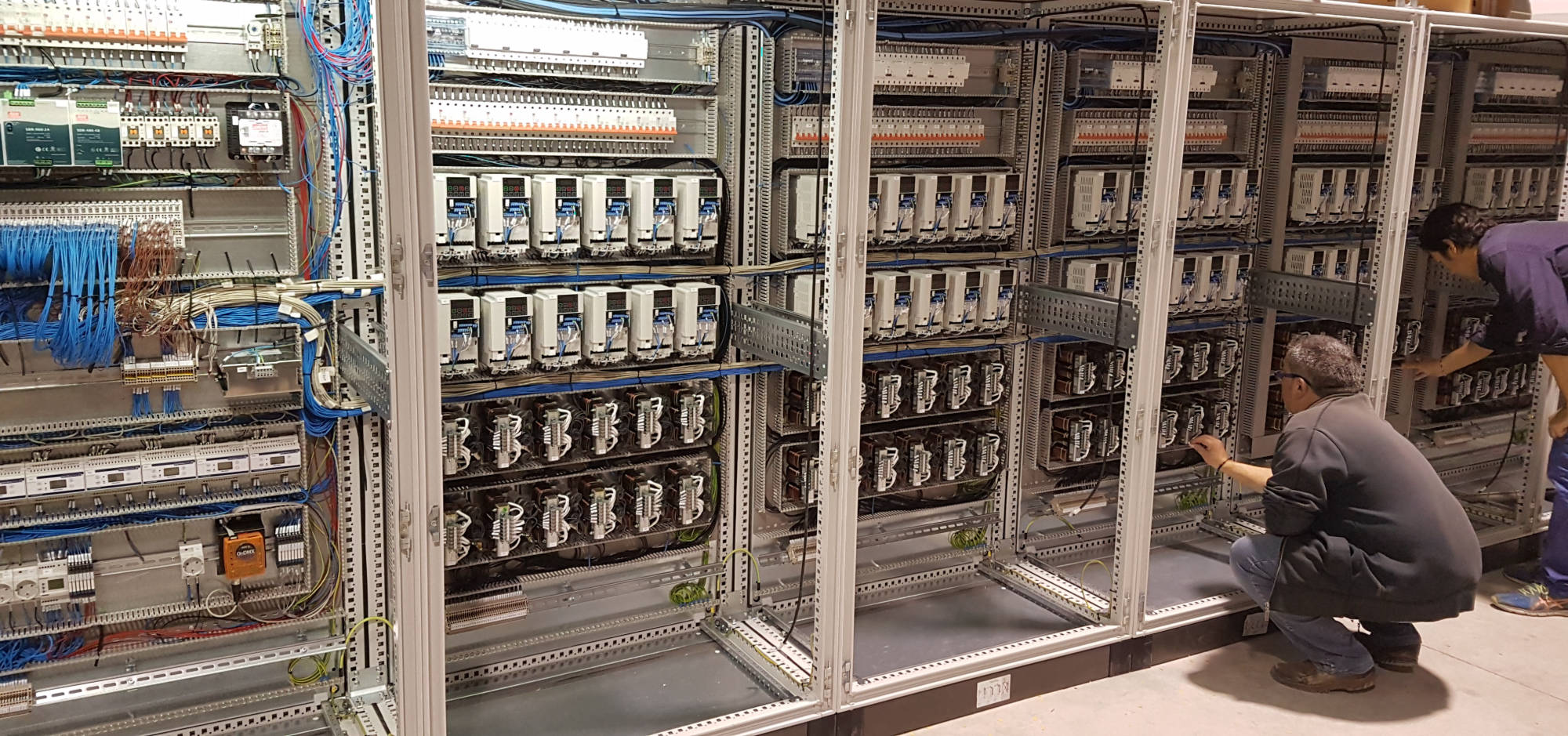 Cuadros eléctricos industriales de gran formato