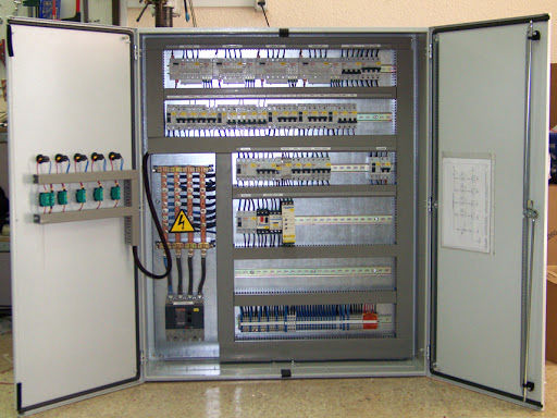Cuadro eléctrico industrial terminado